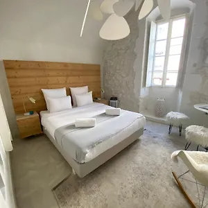 https://le-cocon-annecy.hotels-rhonealpes.com